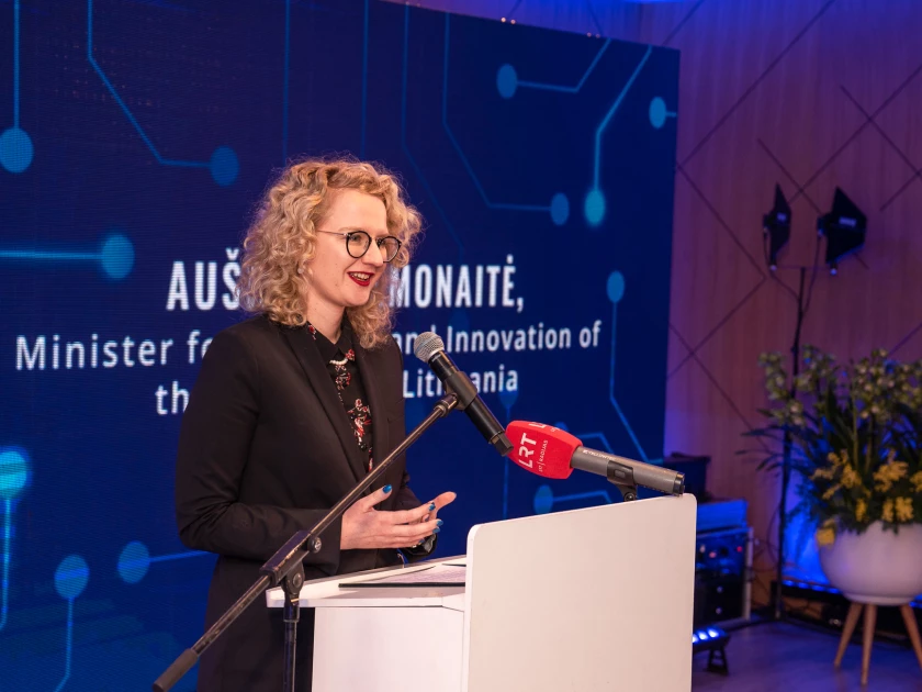 Aušrinė giving speech