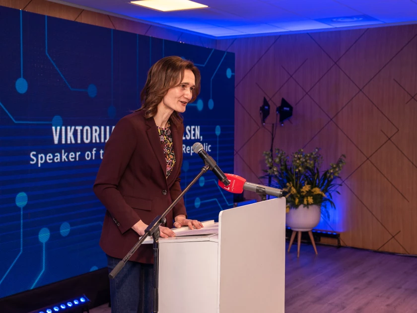 Viktorija Nielsen giving speech